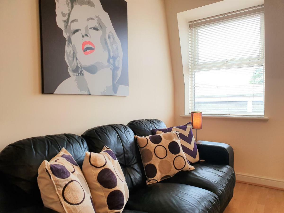 Old Town Central Apartments Swindon Luaran gambar